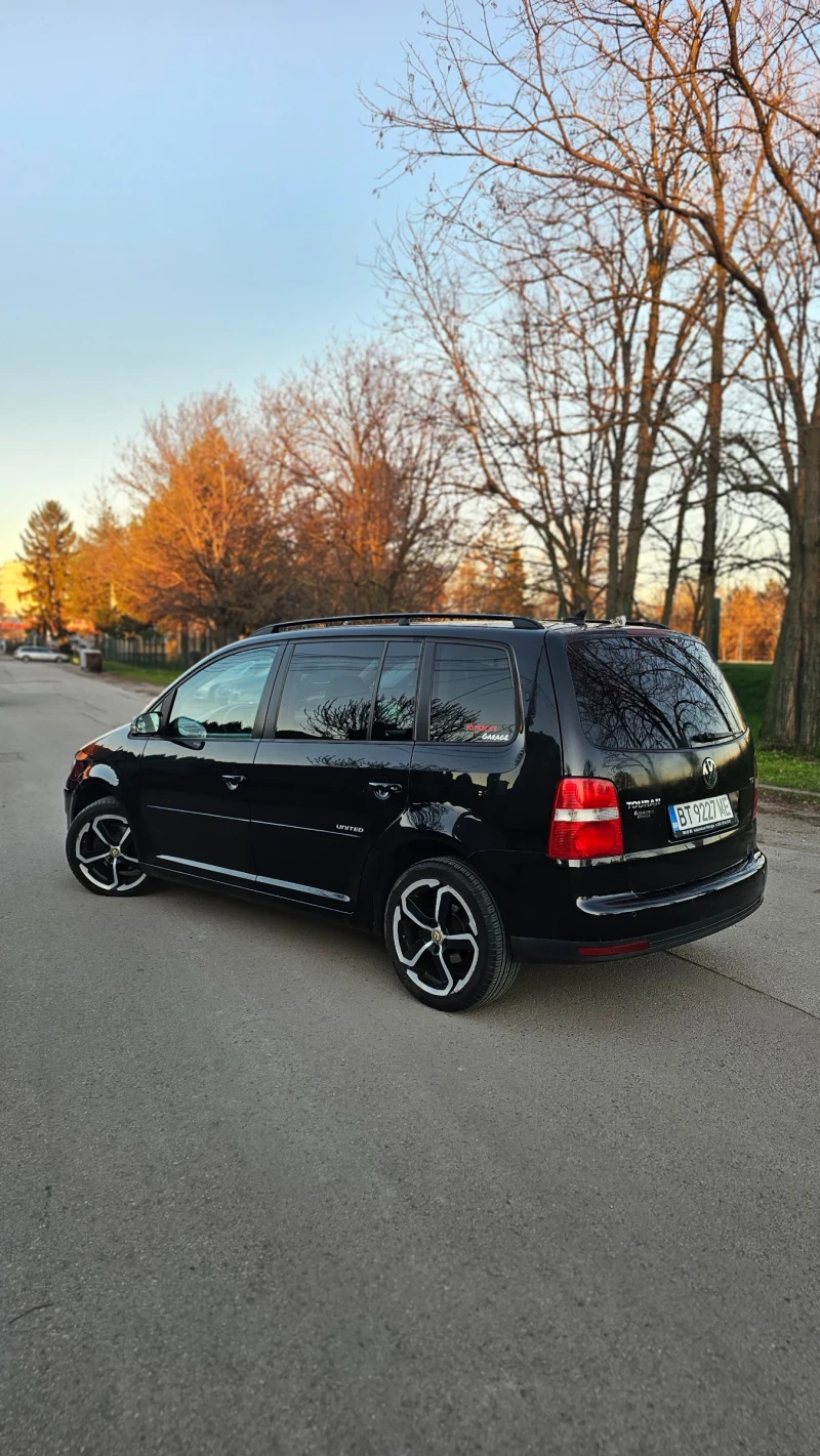 VW Touran, снимка 3 - Автомобили и джипове - 52929176