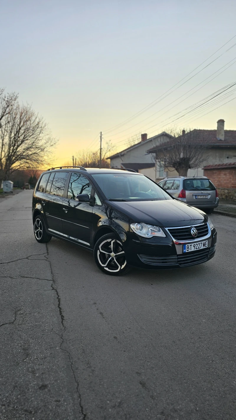 VW Touran, снимка 2 - Автомобили и джипове - 52929176