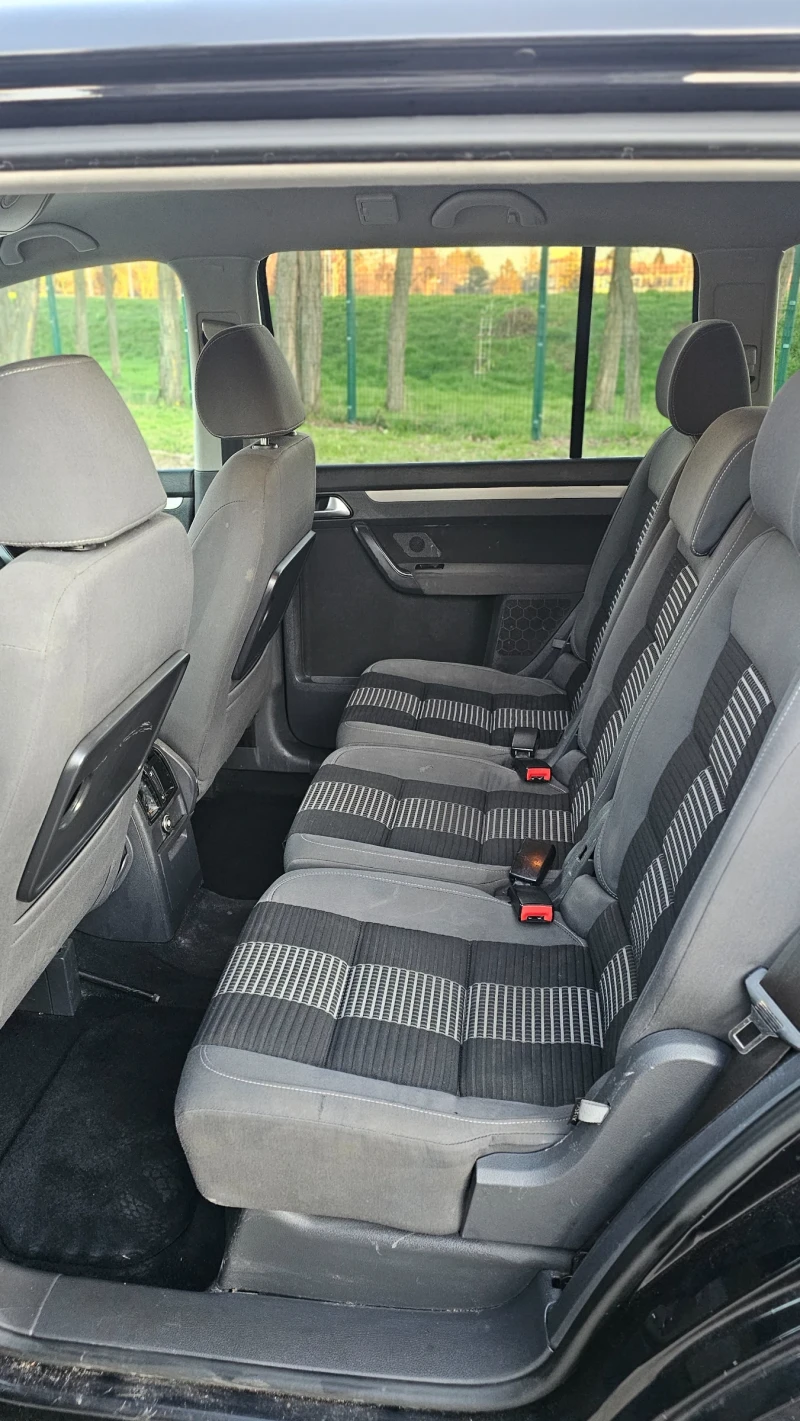 VW Touran, снимка 6 - Автомобили и джипове - 52929176