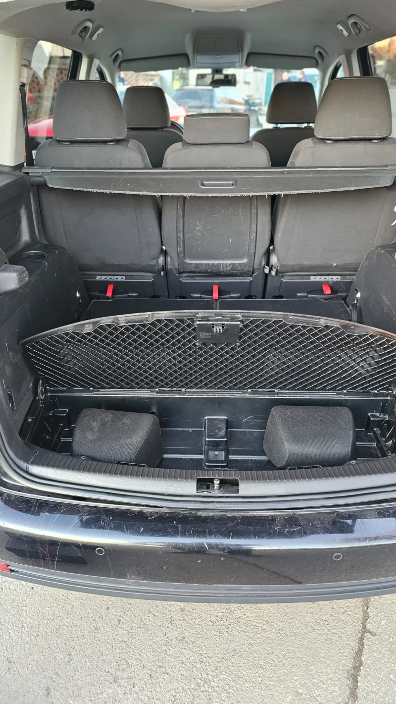 VW Touran, снимка 7 - Автомобили и джипове - 52929176