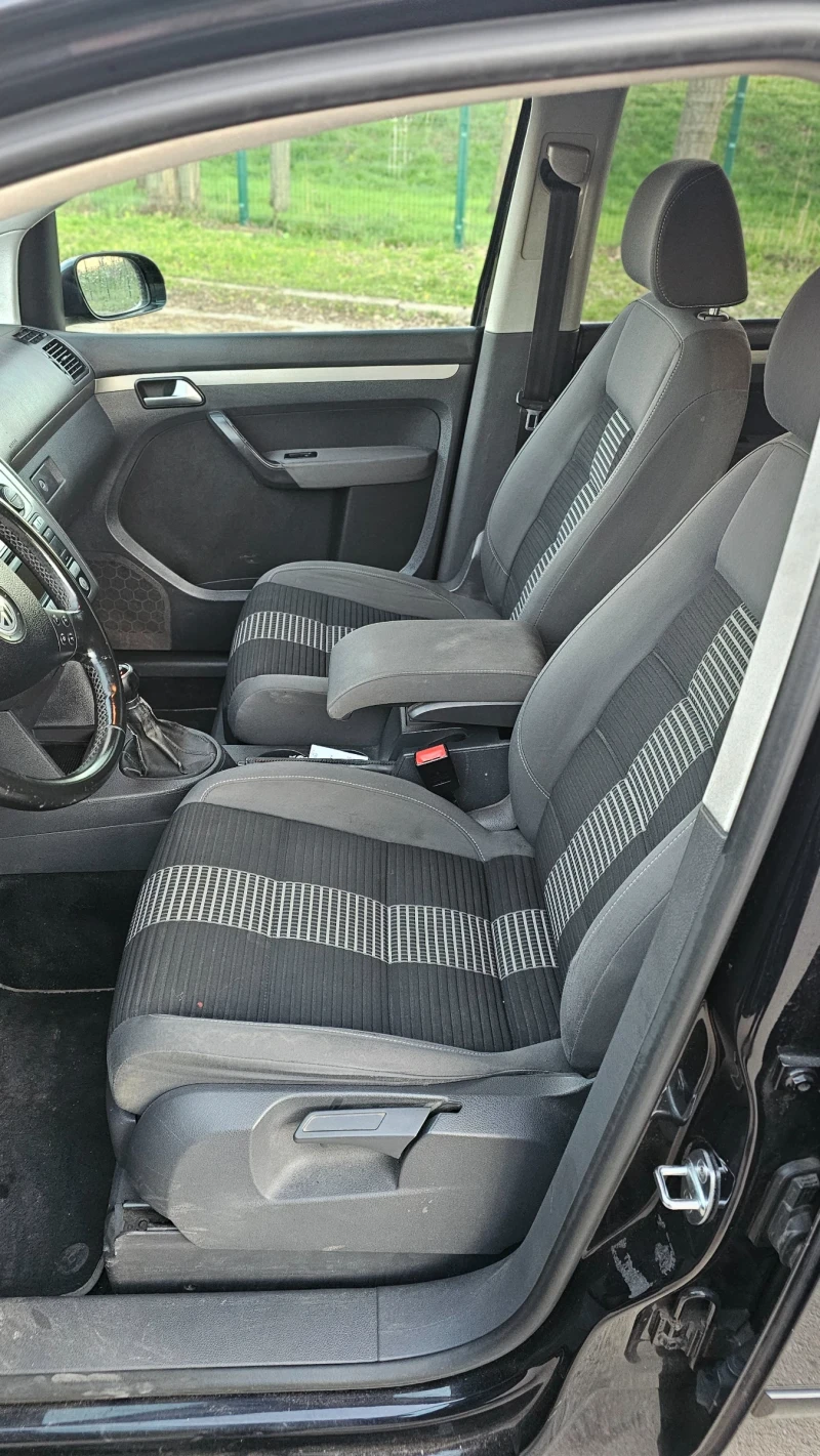 VW Touran, снимка 5 - Автомобили и джипове - 52929176