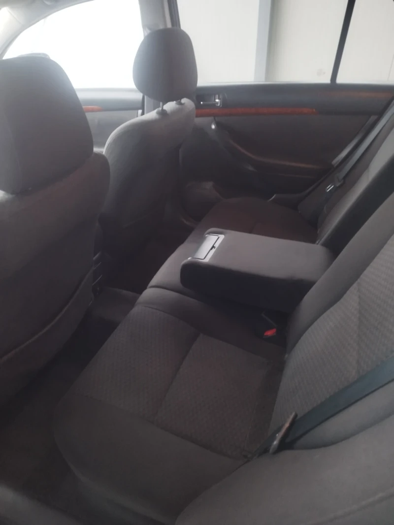 Toyota Avensis, снимка 10 - Автомобили и джипове - 53405217