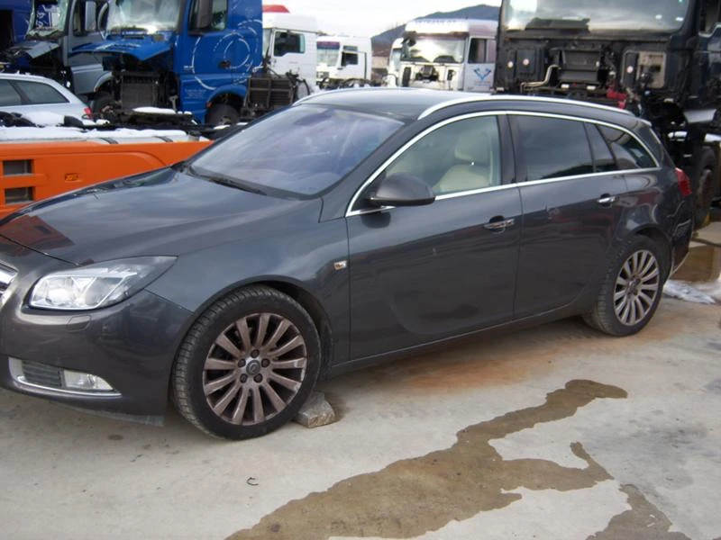 Opel Insignia 2.0 D, снимка 2 - Автомобили и джипове - 31863544