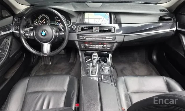 BMW 530 * ДИСТРОНИК * DIGITAL * HUD * PANO* АВТОКРЕДИТ, снимка 4 - Автомобили и джипове - 54577926