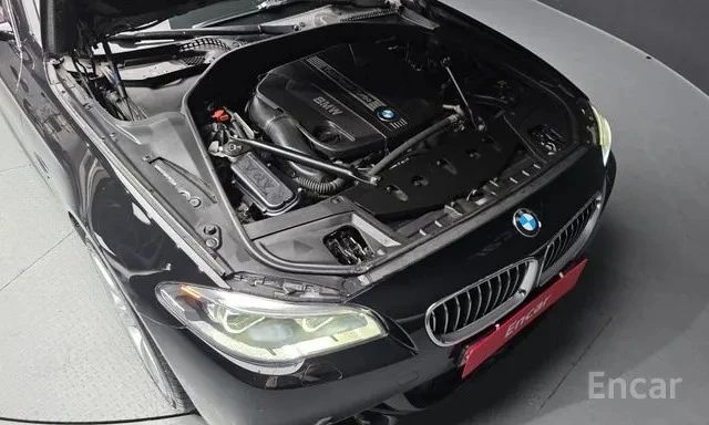 BMW 530 * ДИСТРОНИК * DIGITAL * HUD * PANO* АВТОКРЕДИТ, снимка 16 - Автомобили и джипове - 54577926