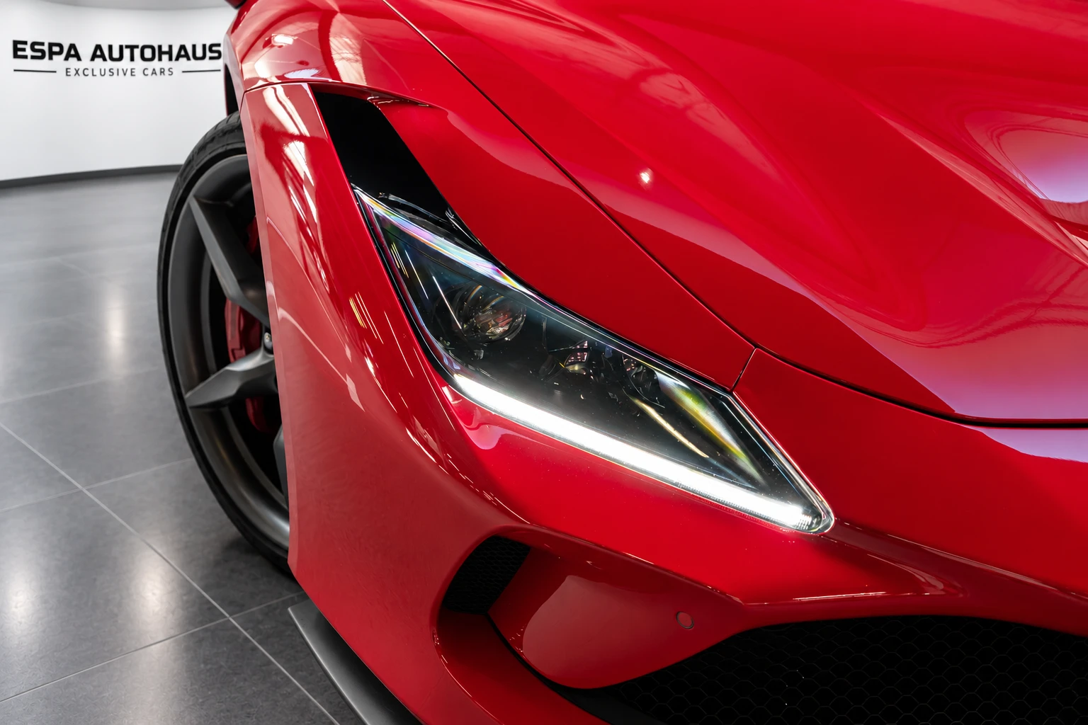 Ferrari F8 ������� Tributo F8 �������� DCT LIFT  | Mobile.bg � ����������� 3