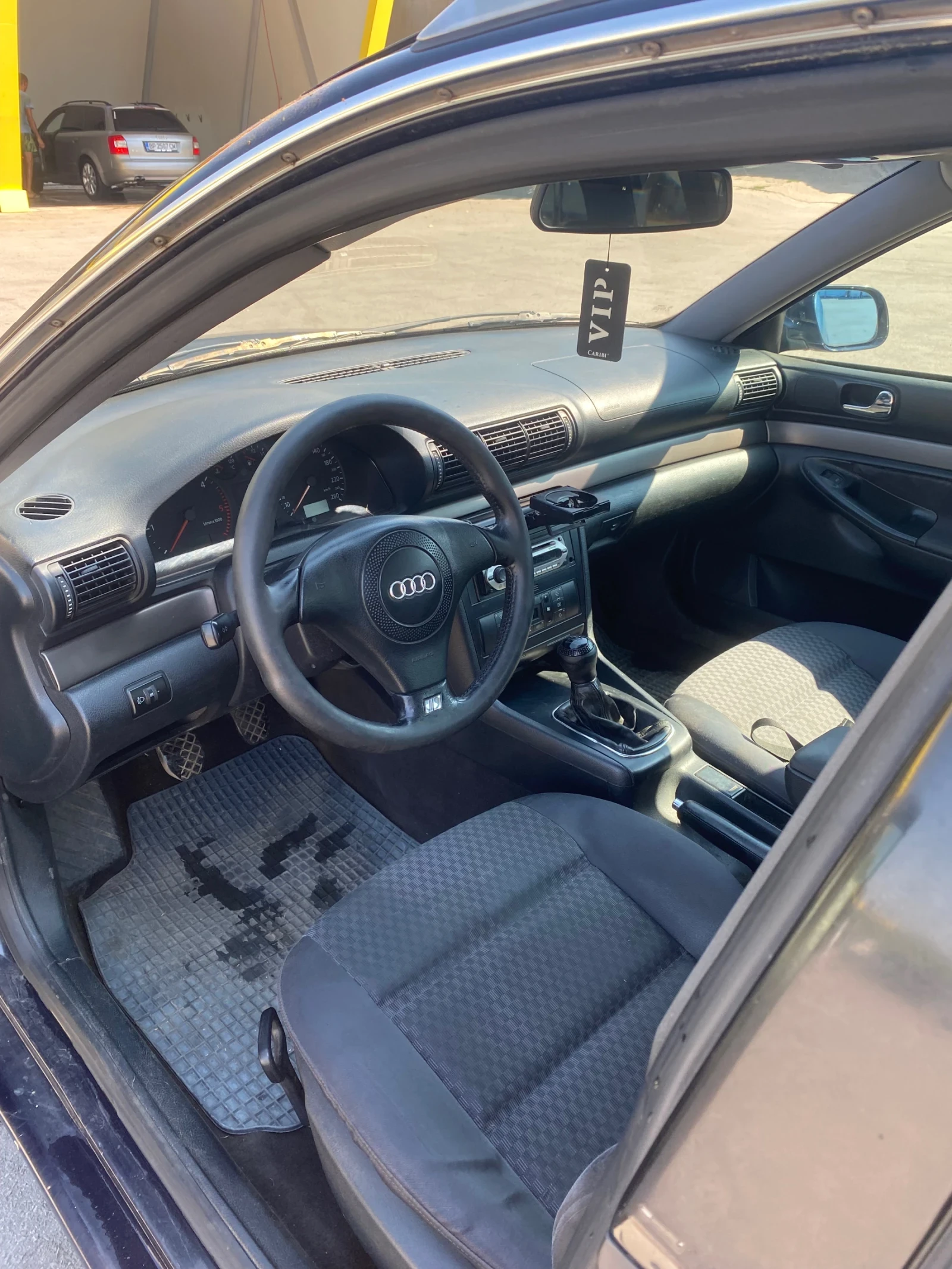 Audi A4 1.9 - изображение 4
