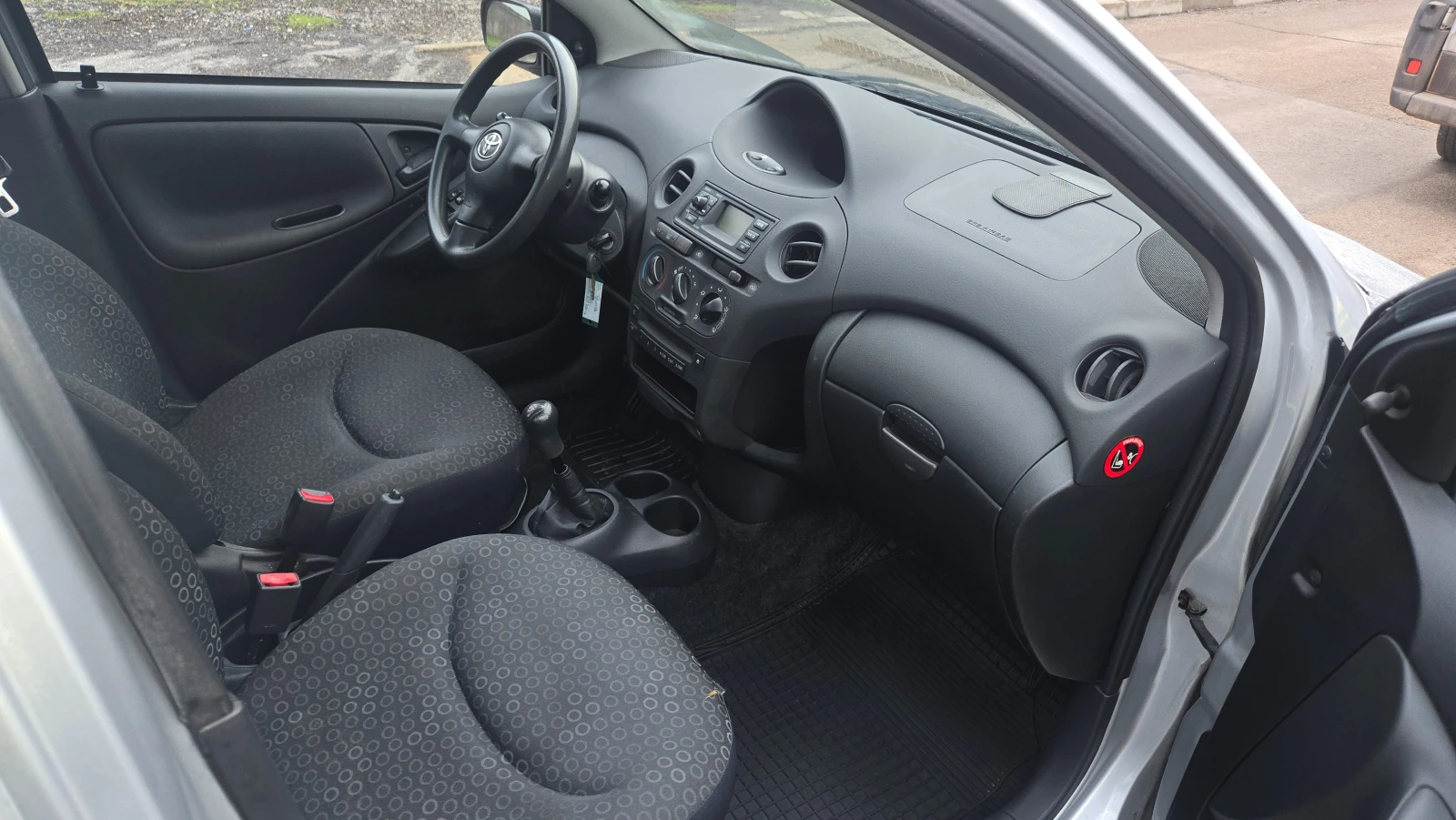 Toyota Yaris  - изображение 10