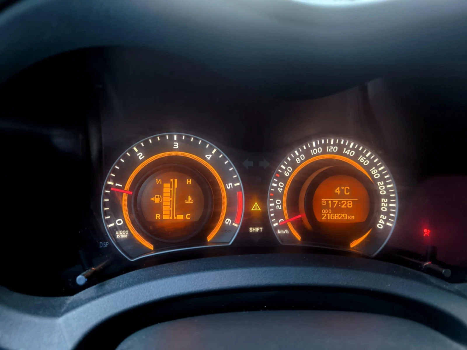 Toyota Auris D4D, снимка 7 - Автомобили и джипове - 54169344