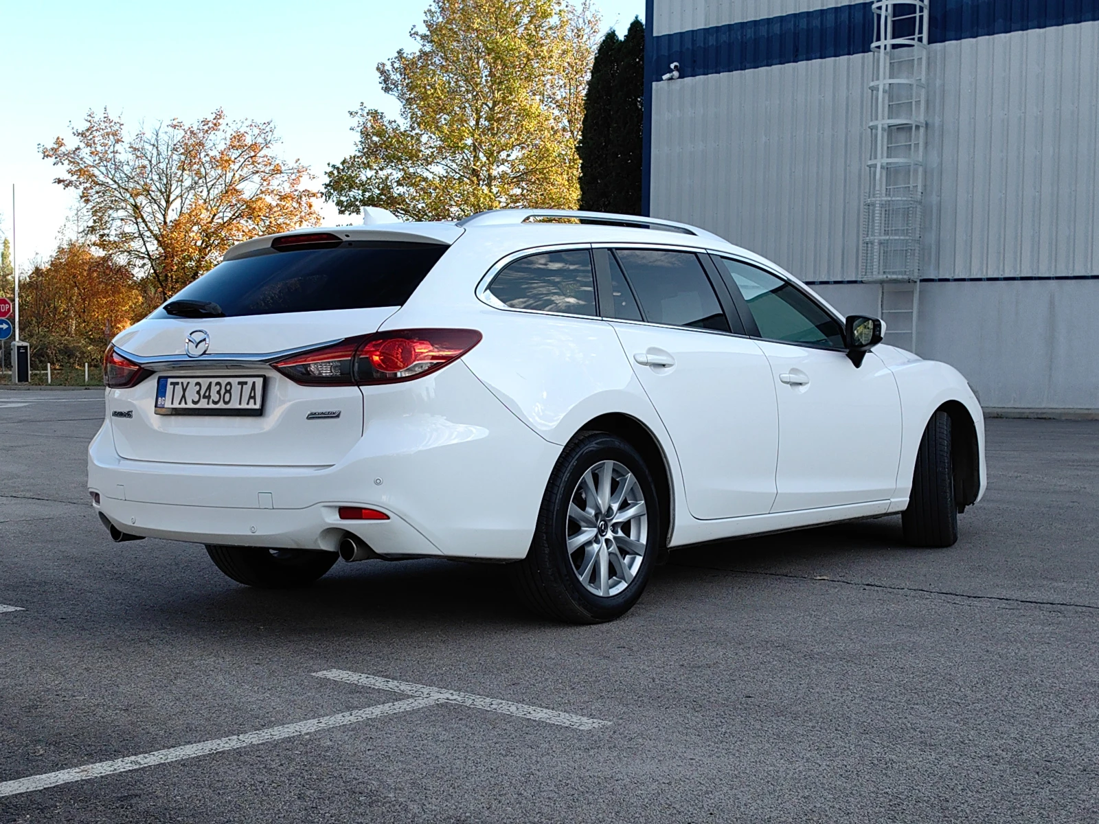 Mazda 6 2.2 D SkyActiv, снимка 4 - Автомобили и джипове - 54358057