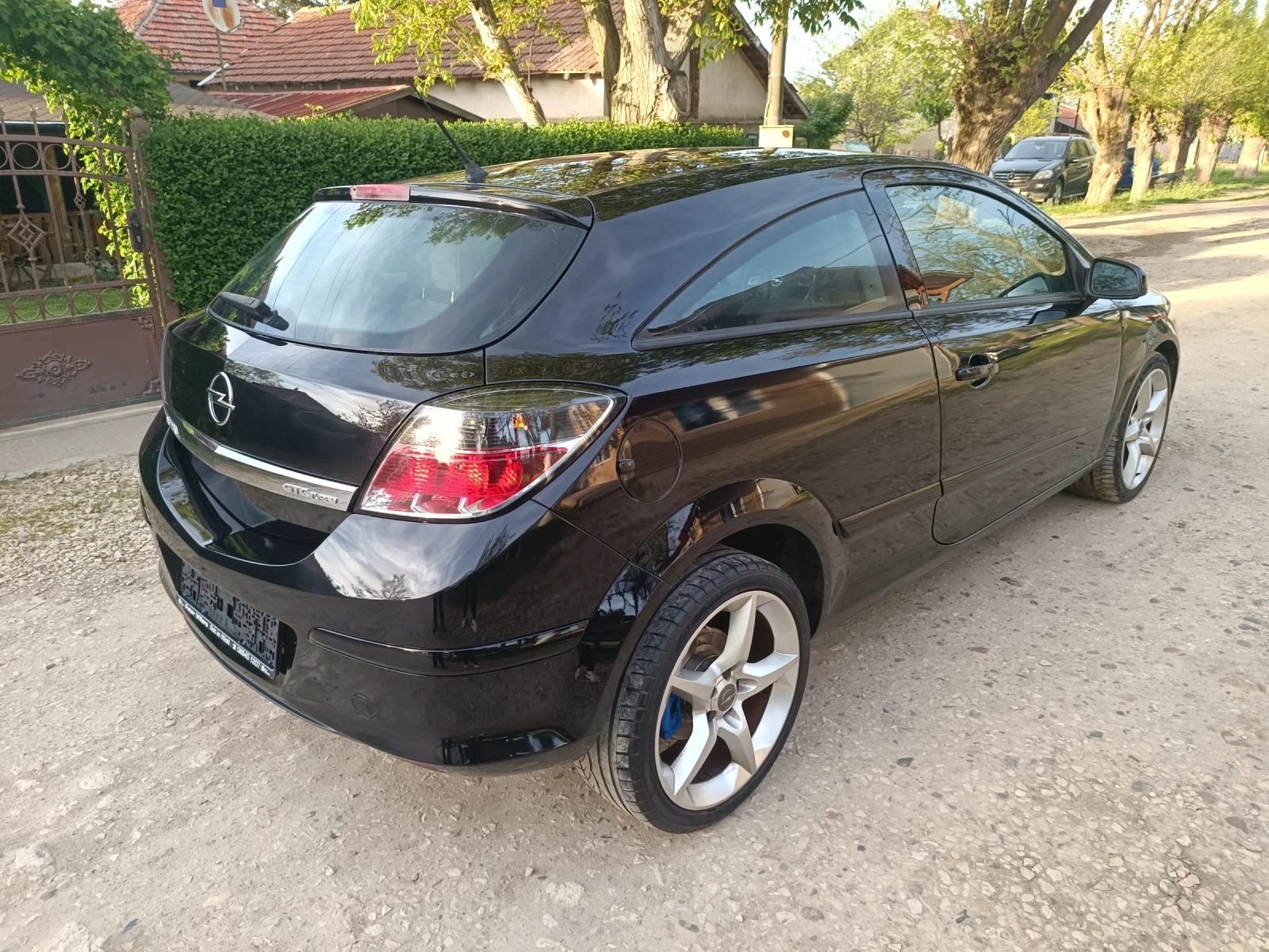 Opel Astra 2.0 т GTS, снимка 16 - Автомобили и джипове - 54359478