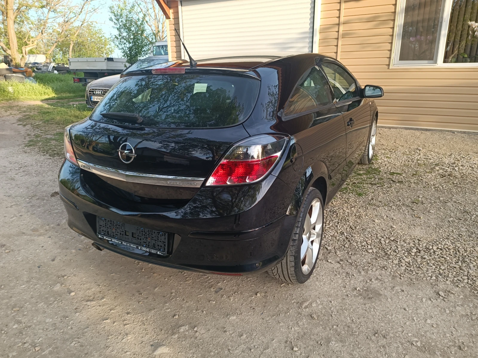 Opel Astra 2.0 т GTS, снимка 3 - Автомобили и джипове - 54359478