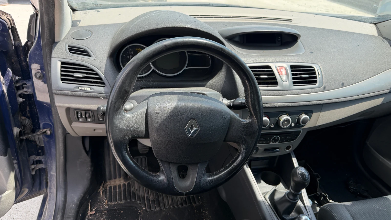 Renault Megane, снимка 5 - Автомобили и джипове - 54608511