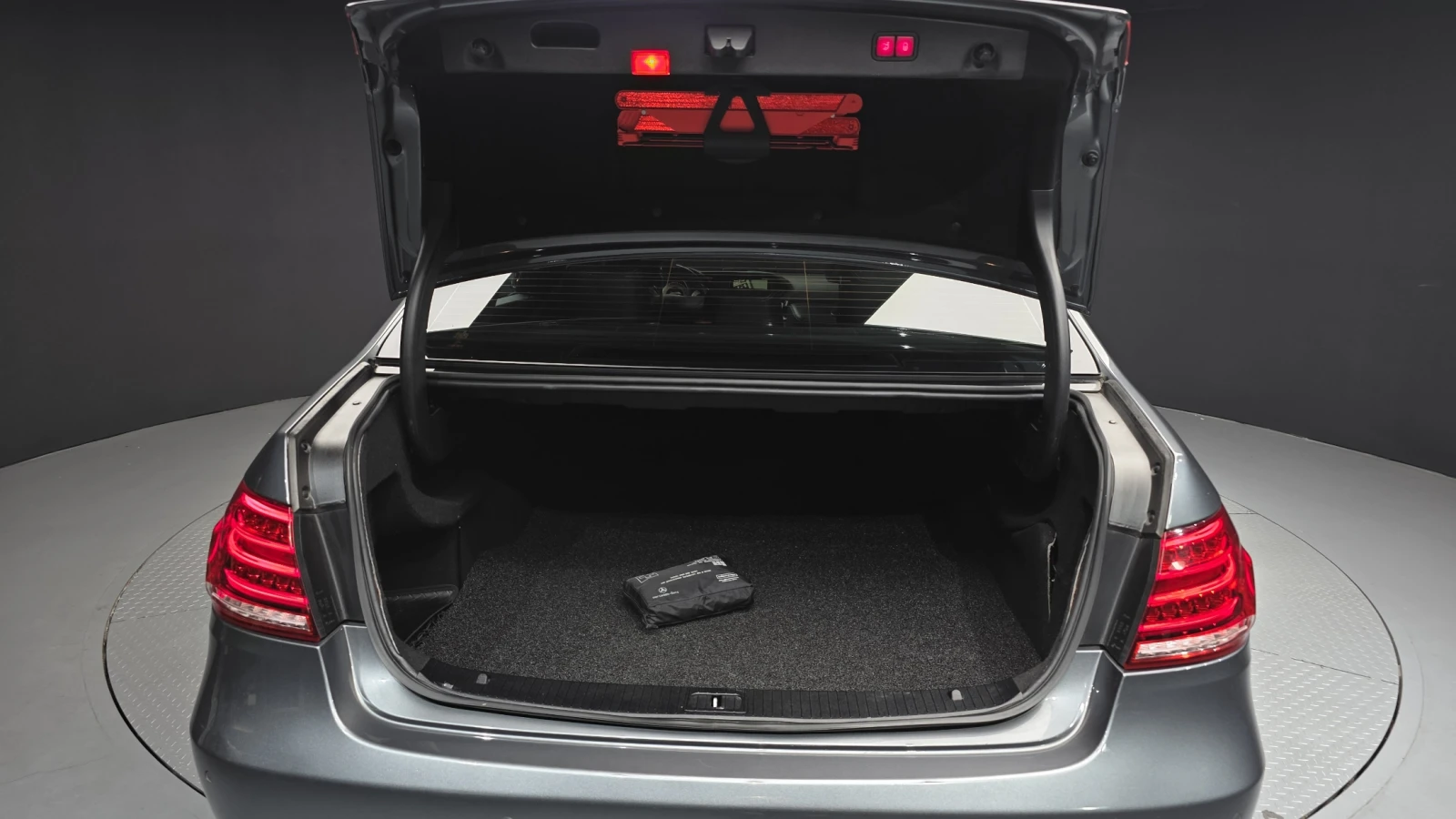 Mercedes-Benz E 250 2, 2 Bluetec Cam360* , снимка 13 - Автомобили и джипове - 54891908