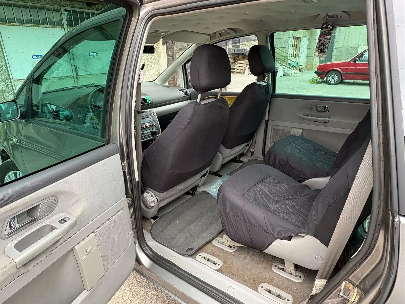 Seat Alhambra 1.9TDI / 131к.с. / 7 места, снимка 11 - Автомобили и джипове - 55833261