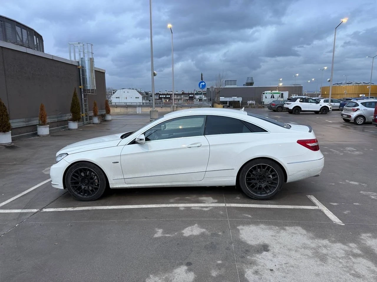 Mercedes-Benz E 350, снимка 3 - Автомобили и джипове - 55876181