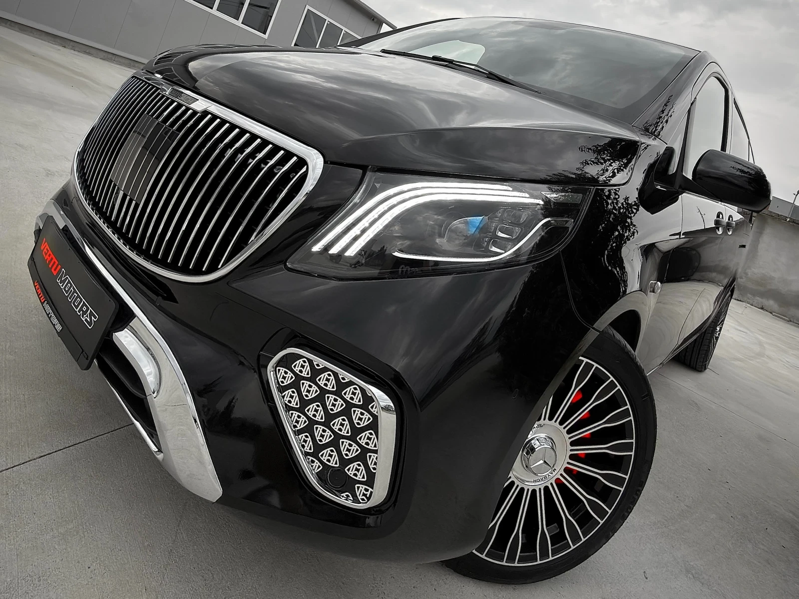Mercedes-Benz V 300 Vito 119/ MAYBACH/ EXTRA LONG/ BUSINESS CLASS/ TV/, снимка 17 - Автомобили и джипове - 56234238