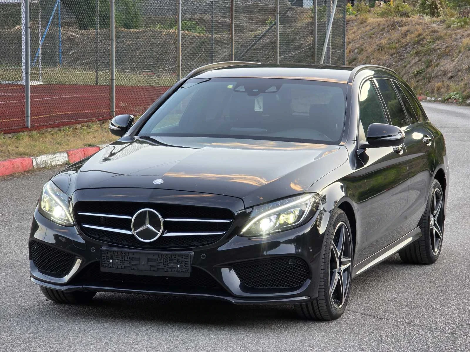 Mercedes-Benz C 400 Топ Стояне лизинг AMG, снимка 12 - Автомобили и джипове - 56271718