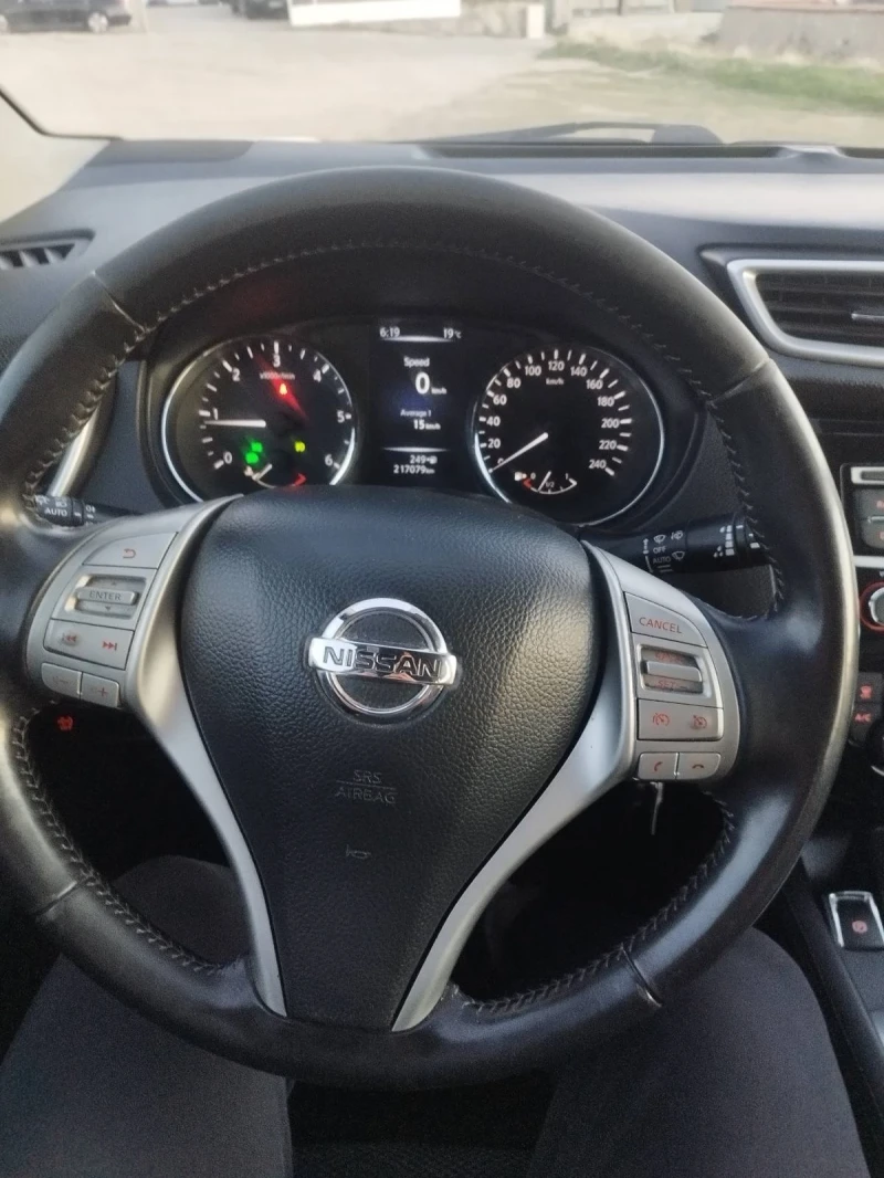 Nissan Qashqai 1.5 Diesel , снимка 10 - Автомобили и джипове - 47513307