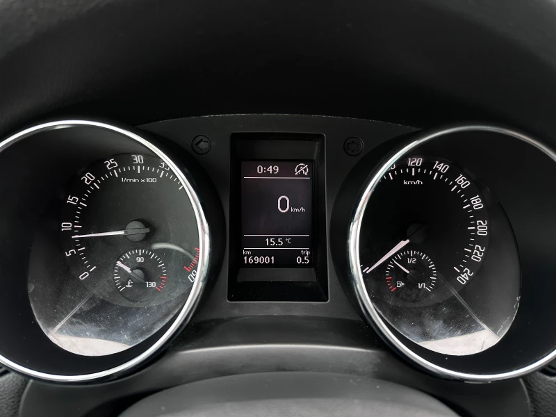 Skoda Yeti 1.6TDI E5B, снимка 16 - Автомобили и джипове - 52050772