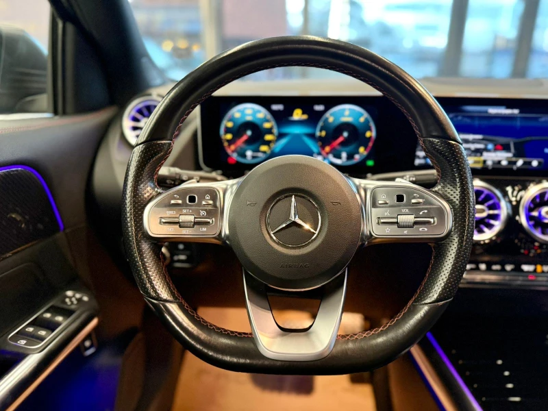 Mercedes-Benz GLA 200 d 4Matic* AMG* Лизинг* Camera* Alcantara, снимка 11 - Автомобили и джипове - 52564265