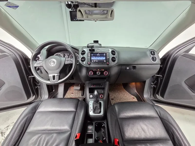 VW Tiguan 2.0 Tdi Comfort 5N, снимка 7 - Автомобили и джипове - 56112770