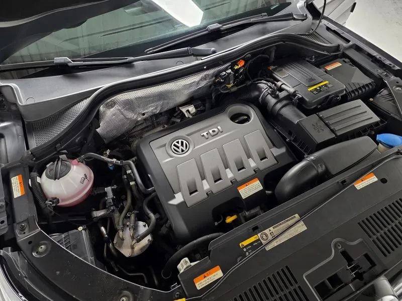 VW Tiguan 2.0 Tdi Comfort 5N, снимка 8 - Автомобили и джипове - 56112770