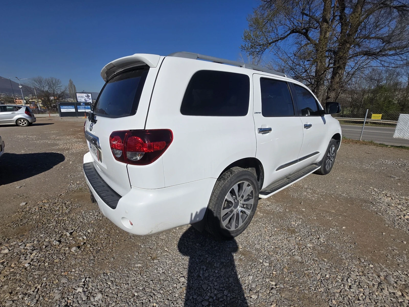 Toyota Sequoia 5.7 FACELIFT, снимка 4 - Автомобили и джипове - 54139045
