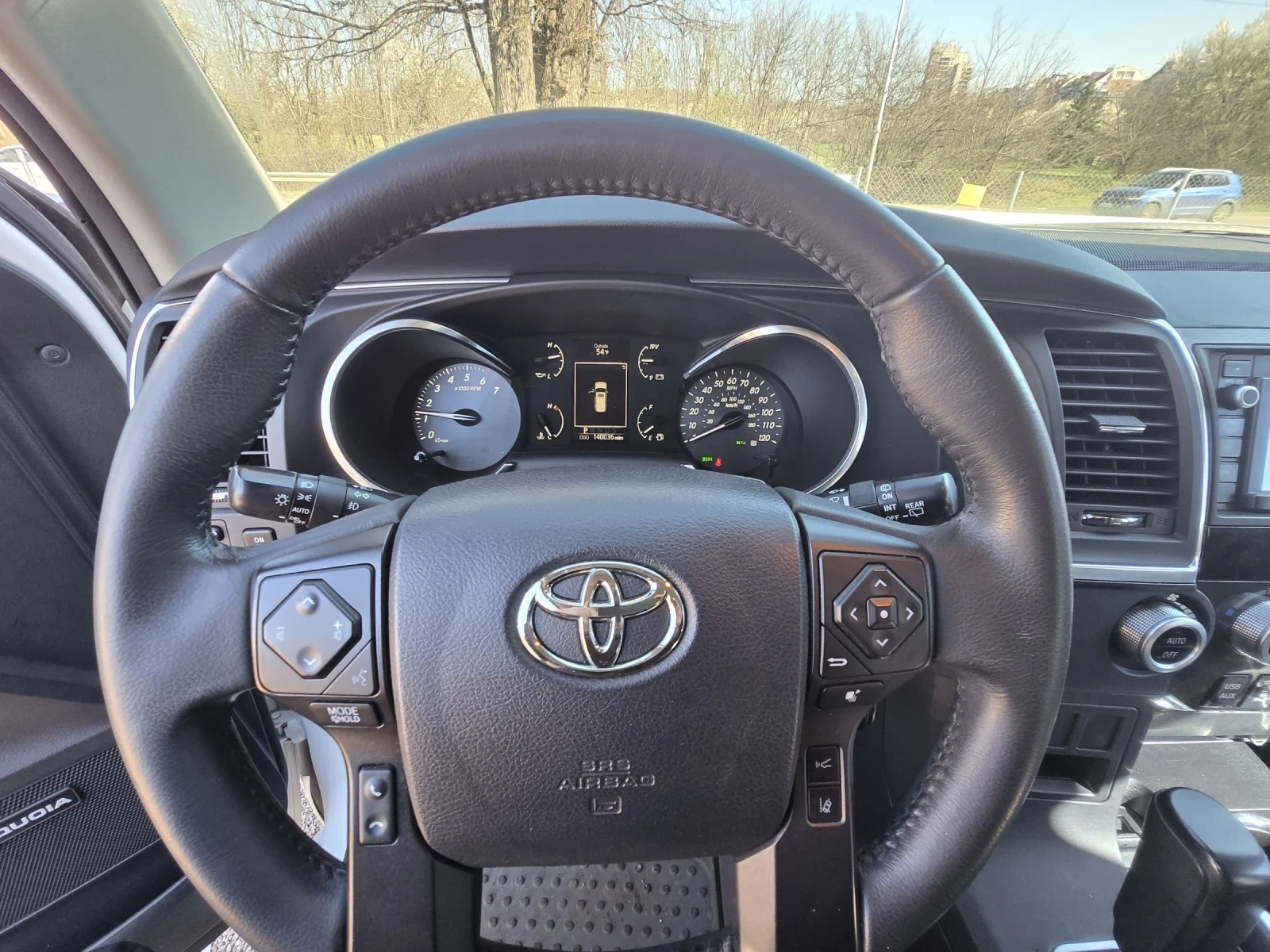 Toyota Sequoia 5.7 FACELIFT, снимка 6 - Автомобили и джипове - 54139045