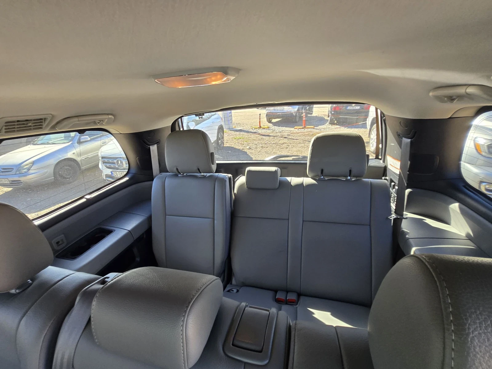 Toyota Sequoia 5.7 FACELIFT, снимка 11 - Автомобили и джипове - 54139045