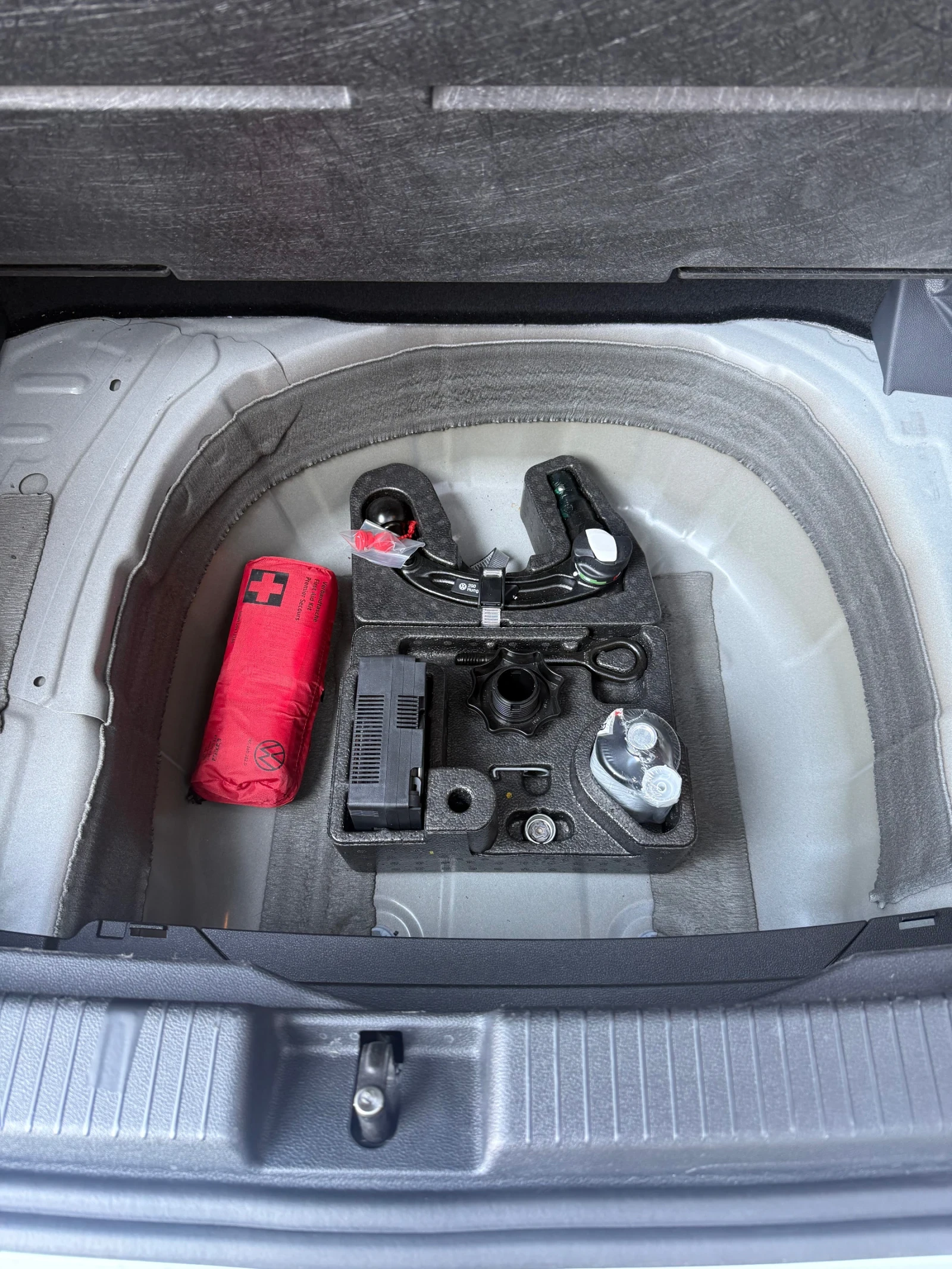 VW T-Cross, снимка 17 - Автомобили и джипове - 54285273