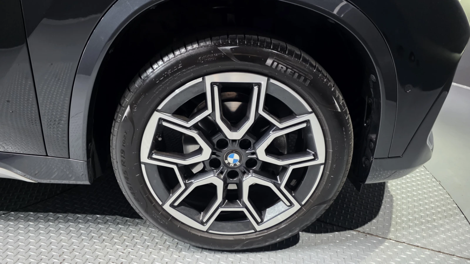 BMW X1 xDrive20i* 360* BLIND SPOT* HUD* ЛЮК* КРАЙНА ЦЕНА, снимка 5 - Автомобили и джипове - 55269627