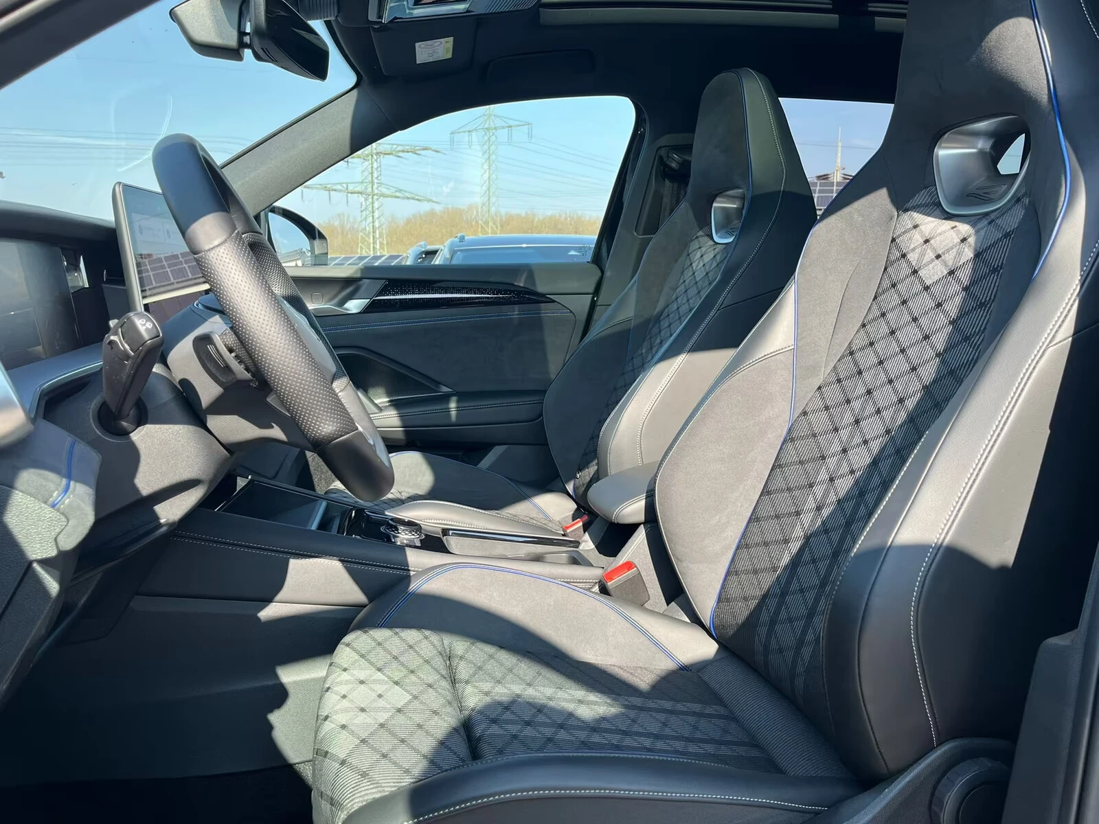 VW Tayron 2.0TDI 4M RLine Matrx HlK HuD 360KAM MASSAGE Pano, снимка 7 - Автомобили и джипове - 55446300