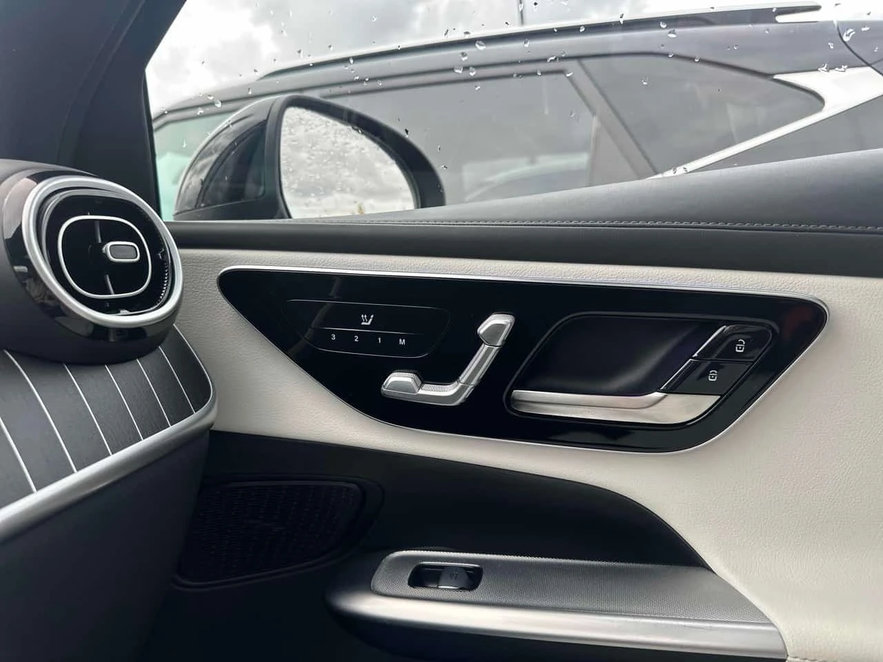 Mercedes-Benz GLC * 300 * CARFAX * ����� �� ����������� | Mobile.bg � ����������� 10