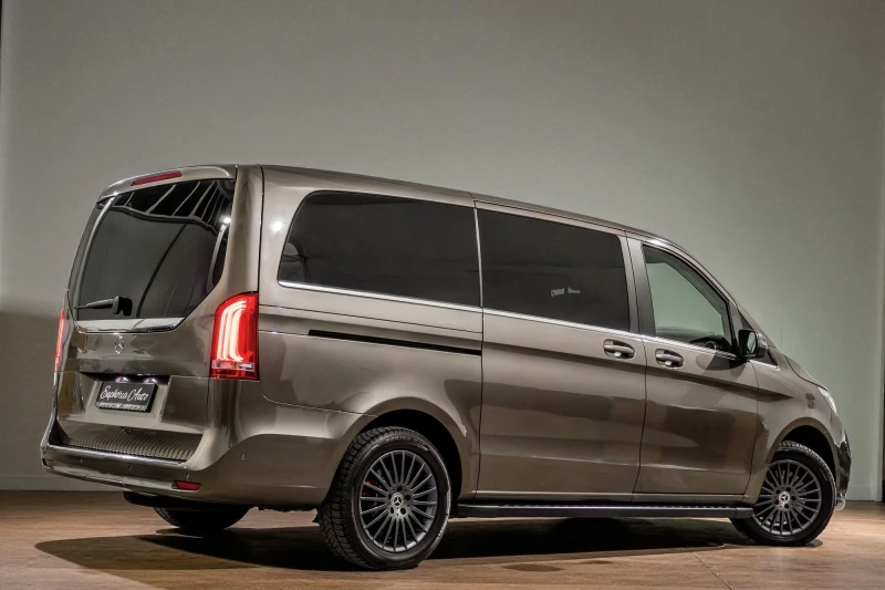 Mercedes-Benz V 250 d* 4MATIC* AMG* BUSINESS LUXURY* LONG* TV, снимка 5 - Бусове и автобуси - 52251889