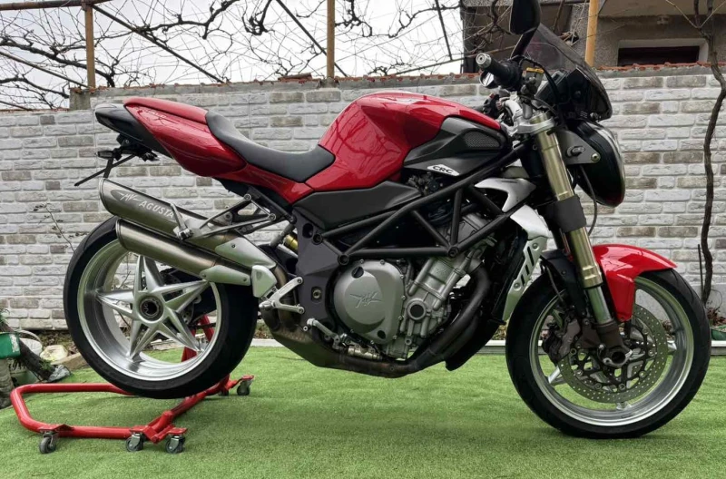 MV Agusta Brutale 750