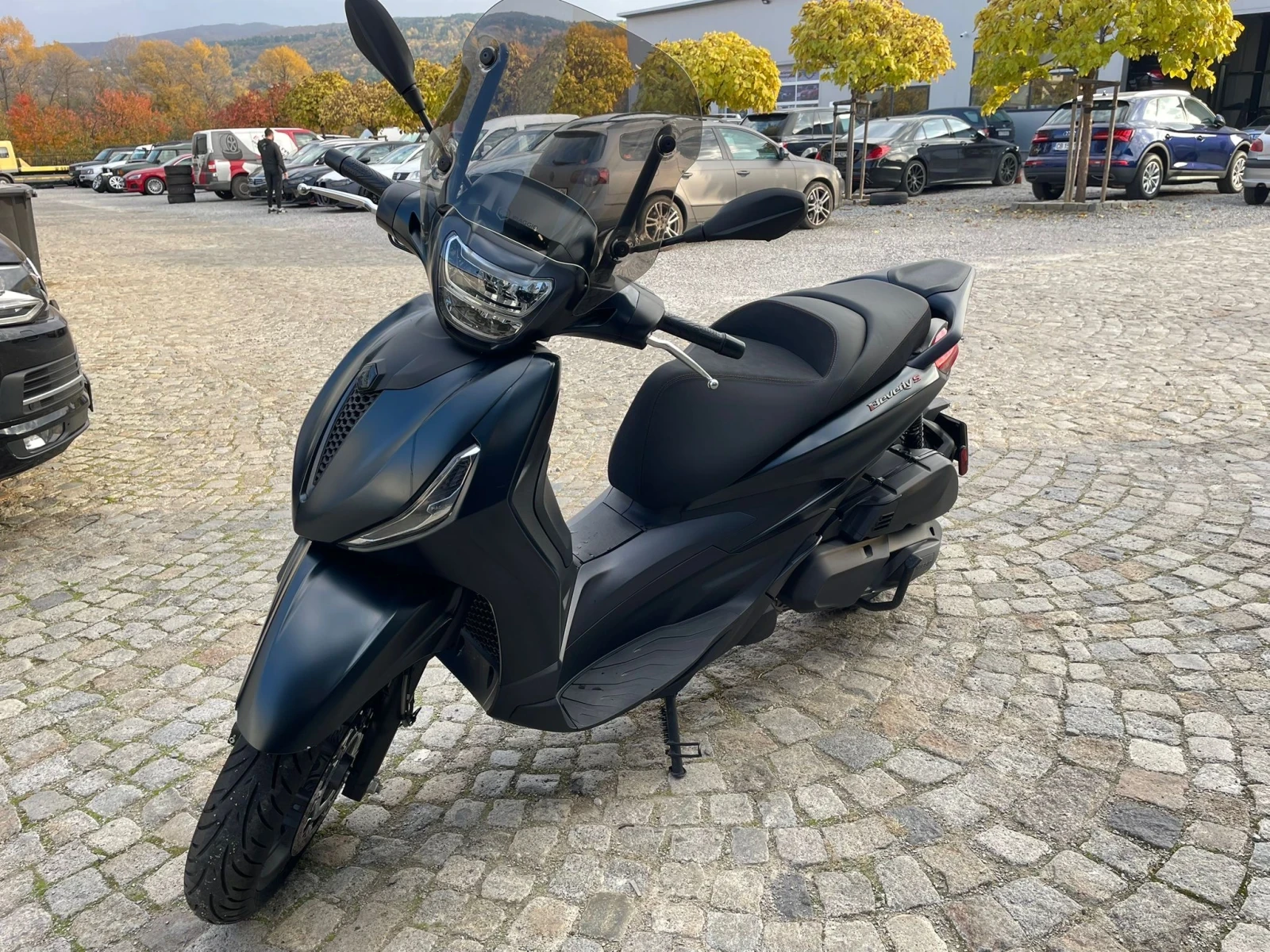 Piaggio Beverly 400 HPE AKRAPOVIC - изображение 2