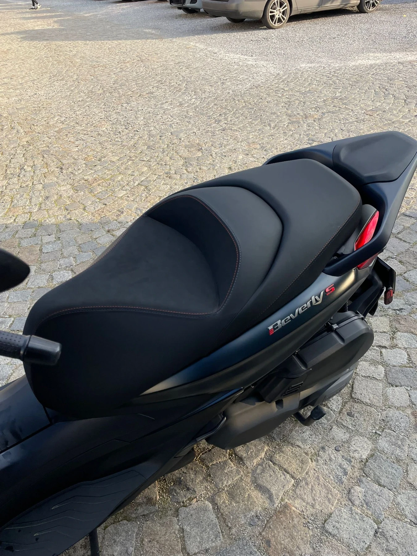 Piaggio Beverly 400 HPE AKRAPOVIC - изображение 5