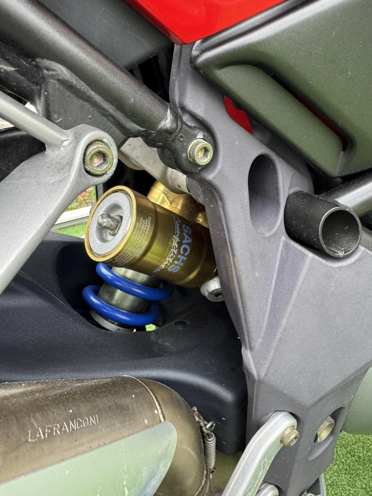 MV Agusta Brutale 750 - изображение 7