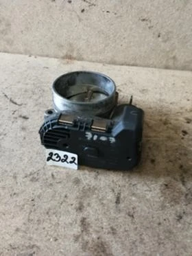 дроселова клапа Audi A4 A6 A8 R8 , снимка 1