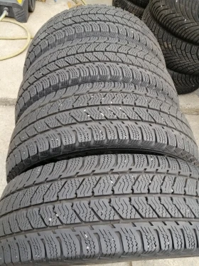 Гуми Зимни 215/65R16, снимка 3 - Гуми и джанти - 38203668