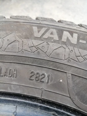 Гуми Зимни 215/65R16, снимка 5 - Гуми и джанти - 38203668