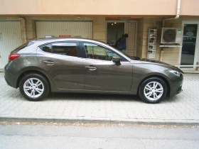 Mazda 3 2.2D Sky Active, снимка 3