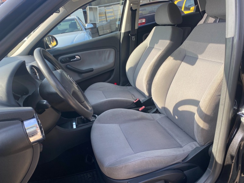 Seat Ibiza 1.4 75к.с клима, снимка 7 - Автомобили и джипове - 42428685