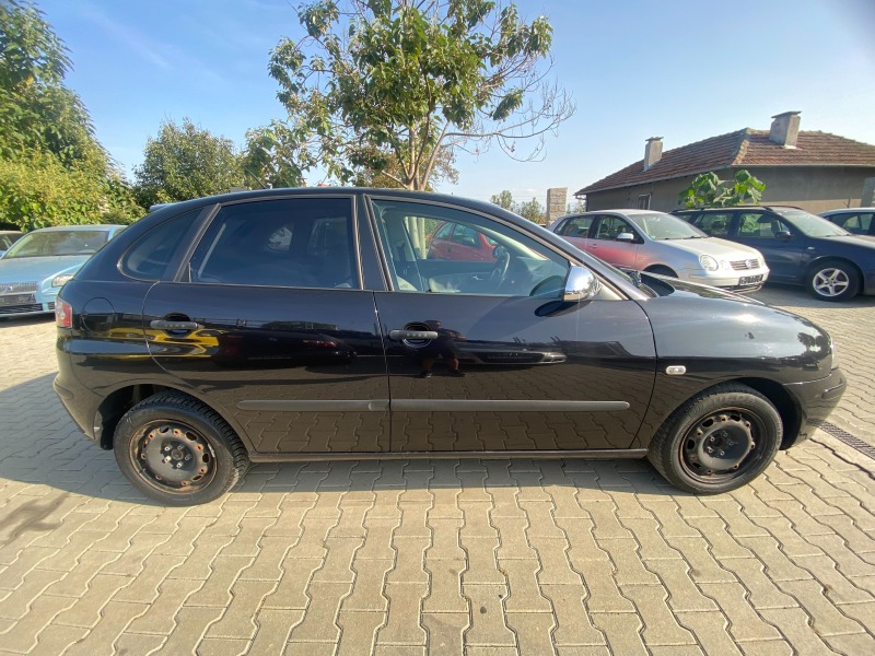 Seat Ibiza 1.4 75к.с клима, снимка 5 - Автомобили и джипове - 42428685