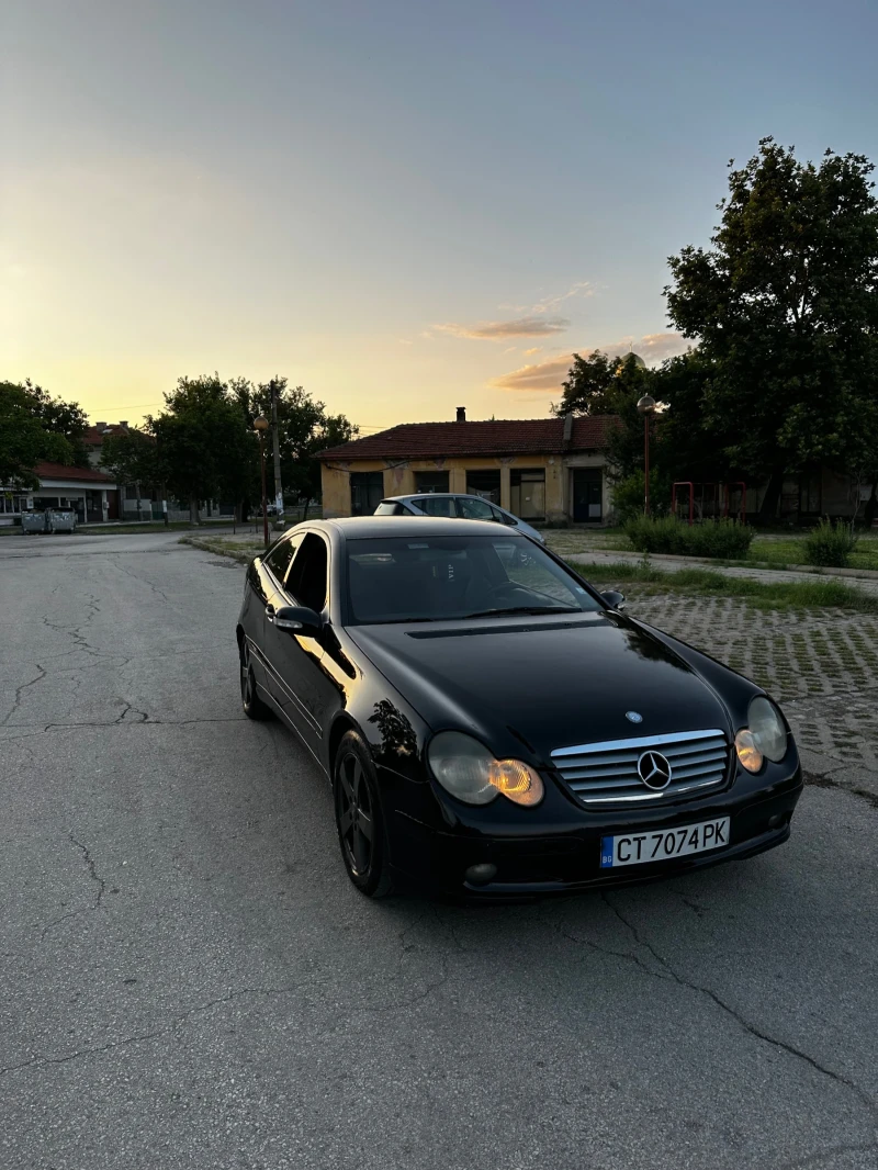 Mercedes-Benz C 220 2.2 CDI, снимка 4 - Автомобили и джипове - 47412326