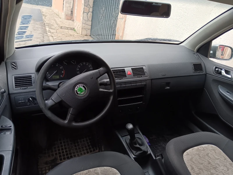 Skoda Fabia 1.4, снимка 5 - Автомобили и джипове - 48309839