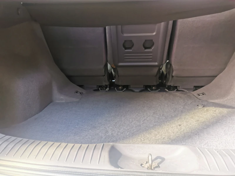 Nissan Almera tino, снимка 6 - Автомобили и джипове - 52637836