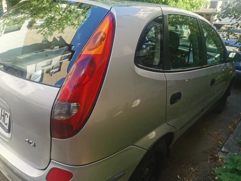 Nissan Almera tino, снимка 10 - Автомобили и джипове - 52637836