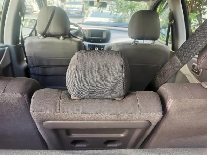 Nissan Almera tino, снимка 7 - Автомобили и джипове - 52637836